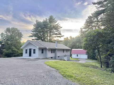 811 Texas Palmyra Hwy, Honesdale, PA 18431