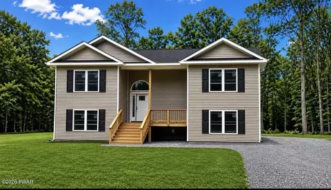 125 Franklin Dr, Hawley, PA 18428