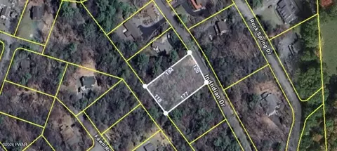 165 Indian Dr, Greentown, PA 18426