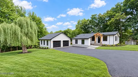 104 Heron Bay, Milford, PA 18337