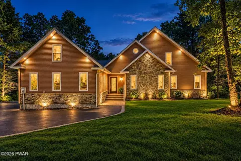 120 Milford Estates Dr, Milford, PA 18337