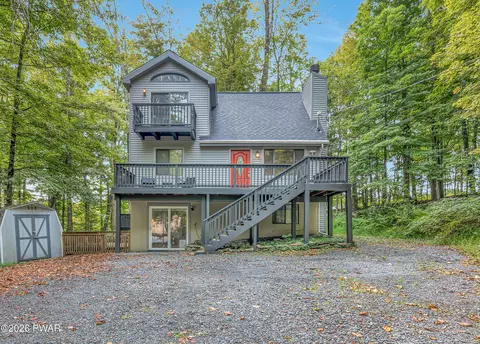 89 Parkwood Dr, Lake Ariel, PA 18436
