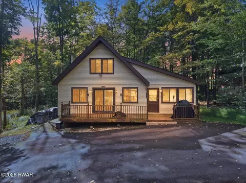 159 Parkwood Dr, Lake Ariel, PA 18436
