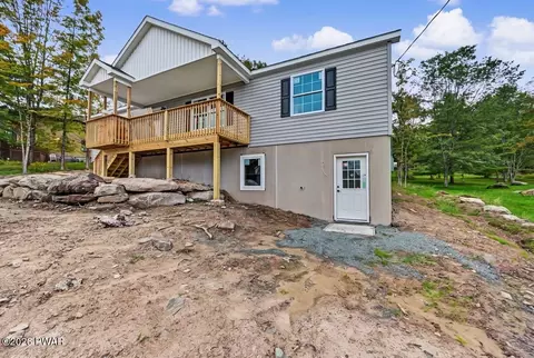 1014 Forest Ln, Lake Ariel, PA 18436