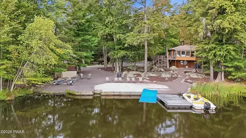 7 Pine Ln, Lake Ariel, PA 18436