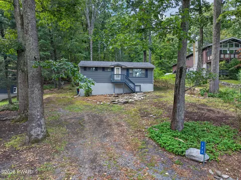 Exterior - 173 Outer Dr, Dingmans Ferry, PA 18328 photo 3 of 9