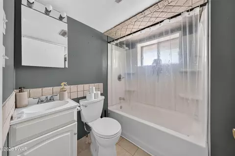 Bath - 173 Outer Dr, Dingmans Ferry, PA 18328 photo 1 of 2