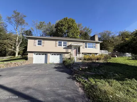 116 Full Moon Ln, Newfoundland, PA 18445