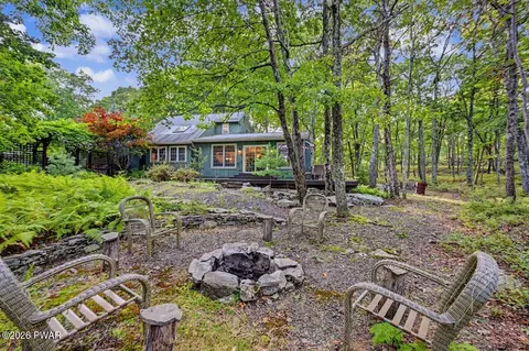 101 High Ridge Rd, Dingmans Ferry, PA 18328