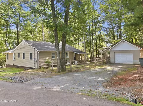 50 Lakeside Dr, Lakeville, PA 18438