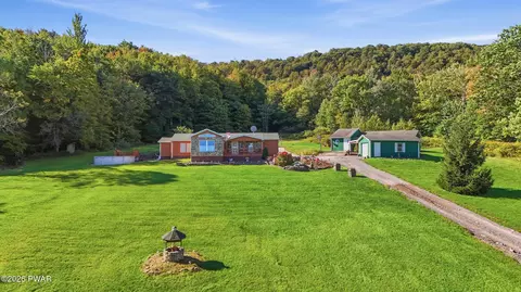 448 White Rock Dr, Waymart, PA 18472