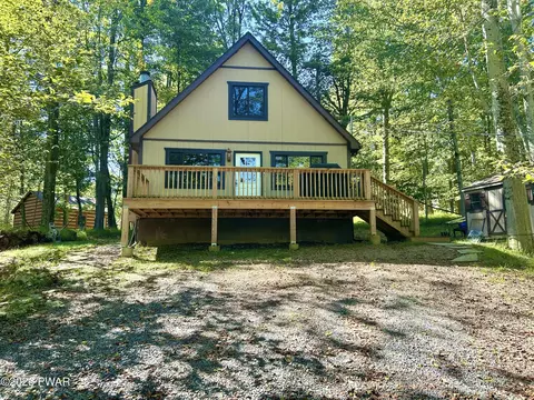 1009 Deer Field Ct, Lake Ariel, PA 18436