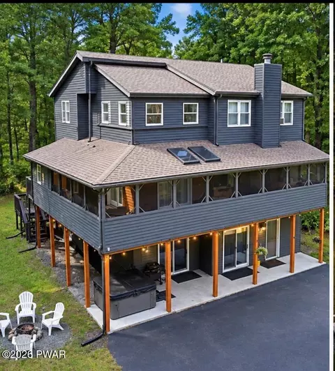 205 Lake Rd, Swiftwater, PA 18370