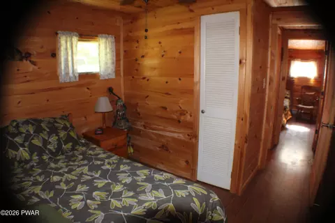 Bedroom - 104 Mark Ln, Paupack, PA 18451 photo 4 of 4