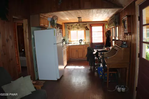Entry Way - 104 Mark Ln, Paupack, PA 18451 photo 1 of 1