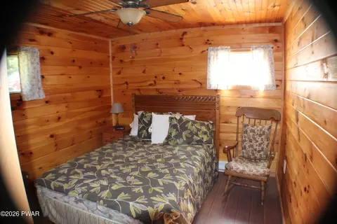 Bedroom - 104 Mark Ln, Paupack, PA 18451 photo 1 of 4