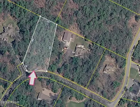 29 Spring Brook Cir, Lakeville, PA 18436