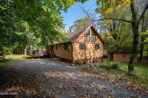 16 Highpoint Dr, Lake Ariel, PA 18436