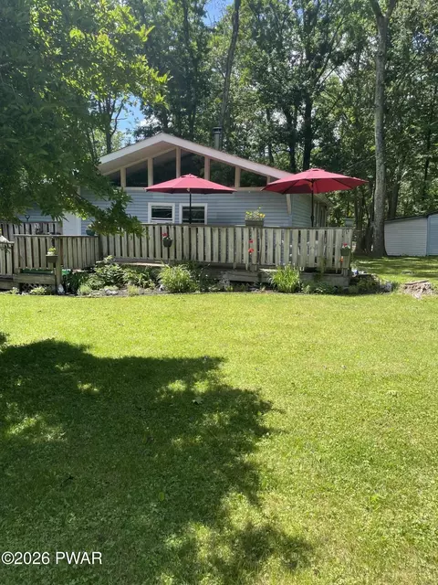 133 Cobblestone Dr, Milford, PA 18337