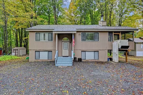 125 Rockway Rd, Lake Ariel, PA 18436