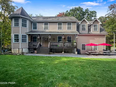 109 Arbutus Ct, Milford, PA 18337