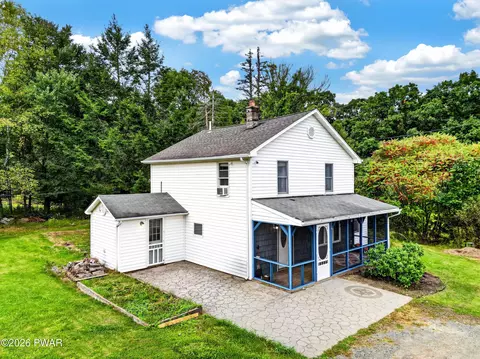 4 Shagbark Ln, Beach Lake, PA 18405