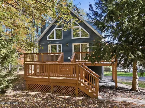 1059 Lakeland Dr, Lake Ariel, PA 18436