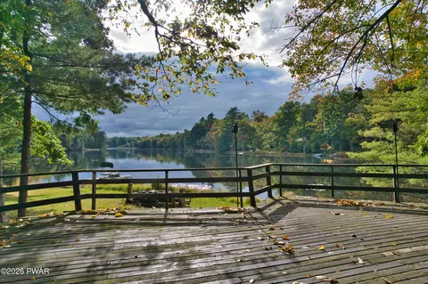 166 N Lake Shore Dr, Dingmans Ferry, PA 18328