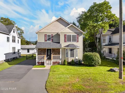 302 Avenue H, Matamoras, PA 18336