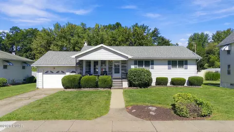 425 Dewey St, Dickson City, PA 18519