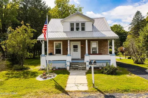 106 Oak Ave, Matamoras, PA 18336