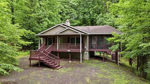 30 Woodview Ter, Lake Ariel, PA 18436