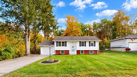 23 Ferncrest Dr, Tunkhannock, PA 18657