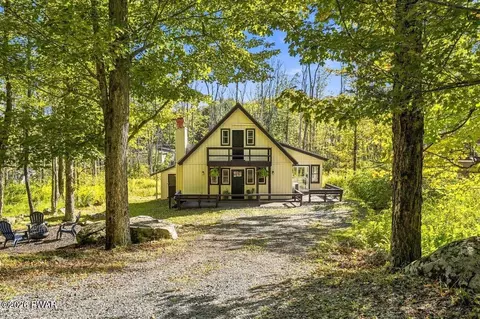 28 Cedarwood, Lake Ariel, PA 18436