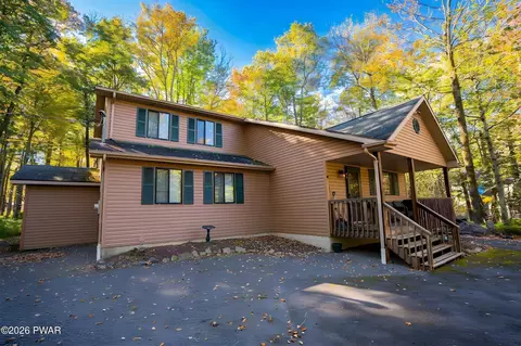 33 Delbert Dr, Covington Twp, PA 18424
