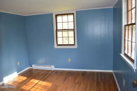 Bedroom - 1095 Westside Dr, Newfoundland, PA 18445 photo 2 of 3