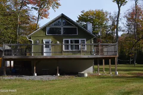 1095 Westside Dr, Newfoundland, PA 18445