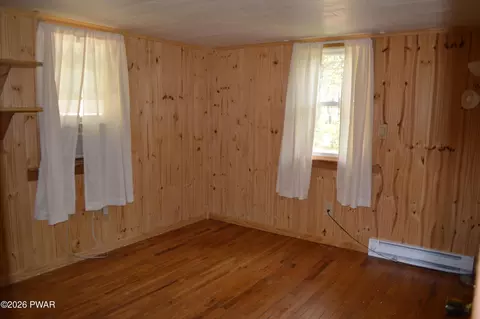Bedroom - 1095 Westside Dr, Newfoundland, PA 18445 photo 1 of 3