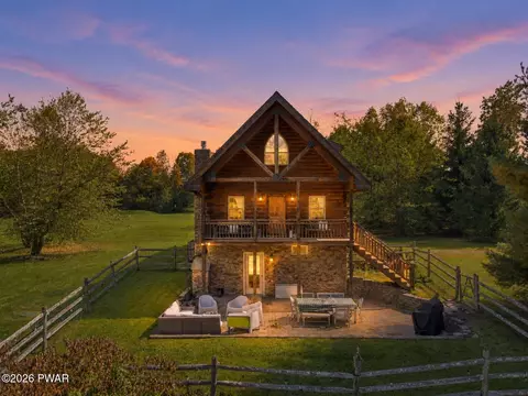 100 Meadowlark Ln, Greentown, PA 18426