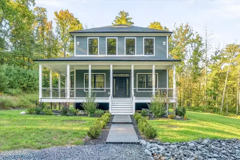 110 Shadow Ln, Milford, PA 18337