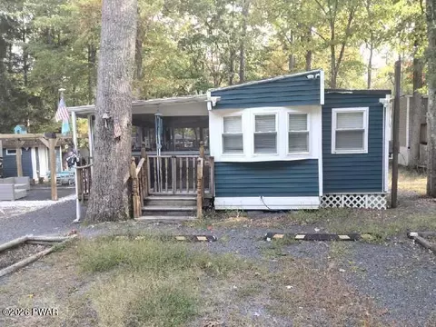 247 Village Dr, Milford, PA 18337