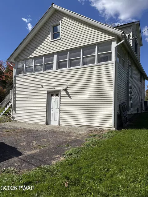 119 Davitt Rd, Honesdale, PA 18431