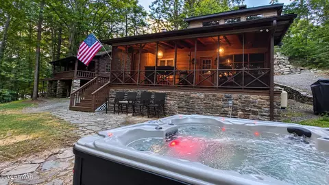 50 Paupack Point Rd, Hawley, PA 18428