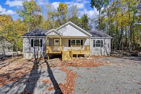 86 Hidden Lake Dr, Lake Ariel, PA 18436
