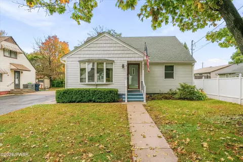 805 Avenue N, Matamoras, PA 18336