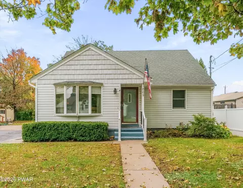 805 Avenue N, Matamoras, PA 18336