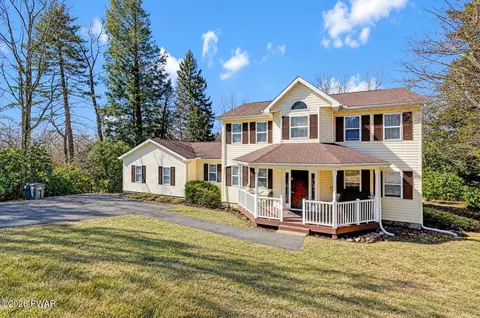 1338 Hilltop Dr, Long Pond, PA 18334