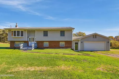 236 Big Hills Rd, Lake Ariel, PA 18436