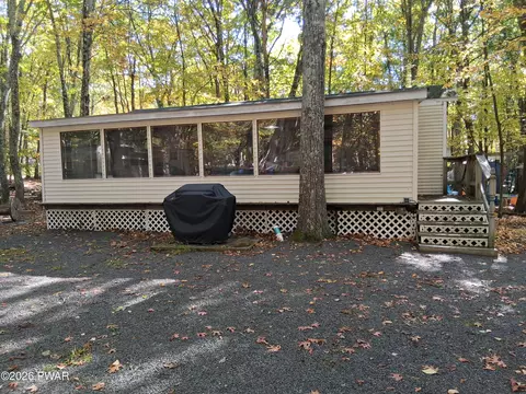 120 Cardinal Ln, Shohola, PA 18458