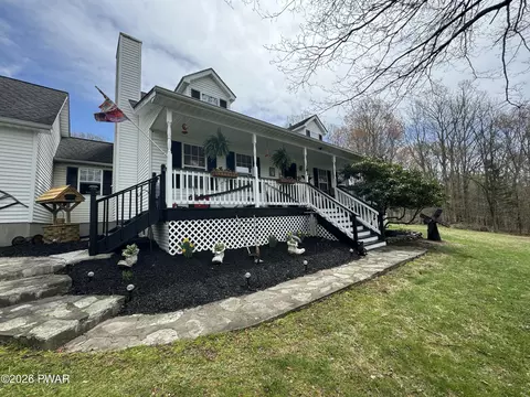 110 Winding Brook Dr, Shohola, PA 18458